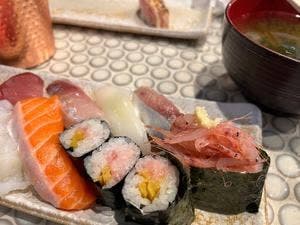 立ち喰い寿司 彩り亭