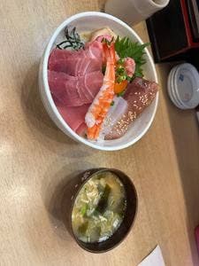 海鮮どんぶり処 心