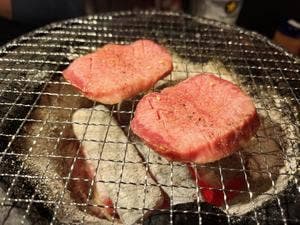 炭火焼肉肉刺しにく式 南郷18丁目店