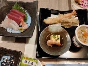 そばカフェ MONZA。