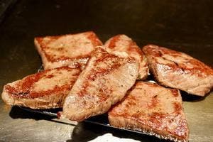 鉄板バル La Tanta 岩塚店