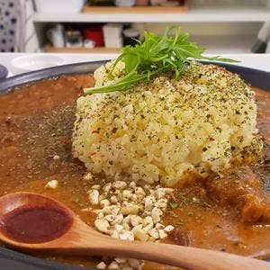 小皿料理とコップワイン メリデ
