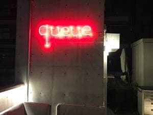queue CAFE & ROOFTOP BAR
