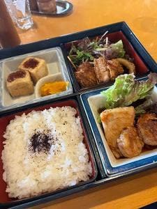 HOLZ しもすわ店