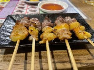 焼き鳥 でにーろ