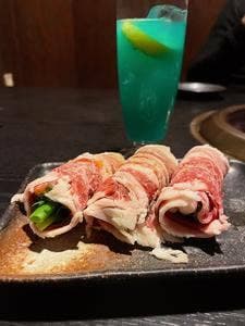 炭火焼肉 まる福
