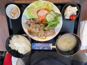 めぐり食堂