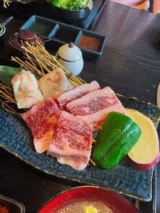 炭火焼肉 まる福