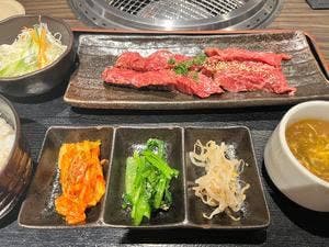 炭火焼肉 くろべこ