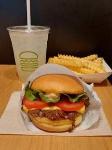 シェイクシャック 京都四条烏丸店