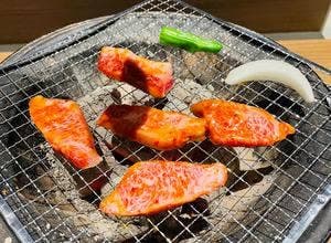 炭火焼肉 まる