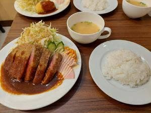 自家特製焼豚・洋食 はちみつ