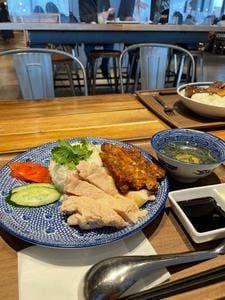アジア食堂 新嘉坡鶏飯 三井アウトレットパーク 横浜ベイサイド店