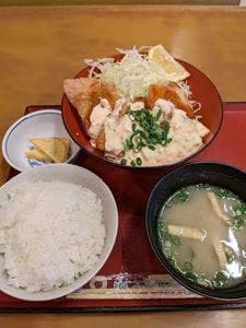 から揚げ専門店 からふく
