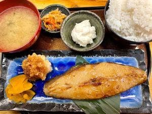 焼き魚と味噌汁 神田店