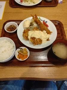 まるきん食堂