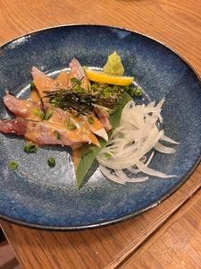あご出汁餃子ゆでタンさんじ 中洲店