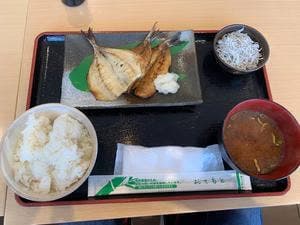 マル伊商店 内海店