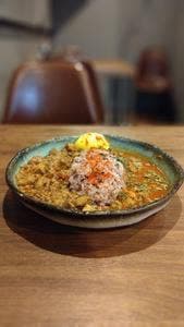 ヤミツキスパイスカレー Camp