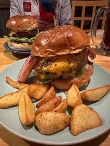 チアーズ バーガー