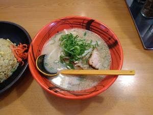 博多ラーメン げんこつ 宝塚店