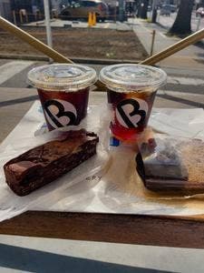 アンダーブラフコーヒー