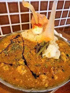 無国籍料理店 極楽孔雀