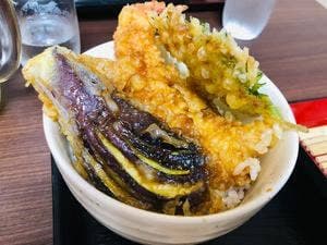 路地の奥 くるまや