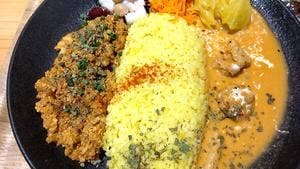 バルと、デリと、スパイスカレー アシタモイイヒ