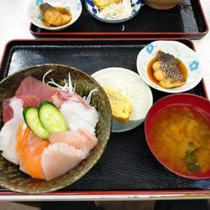 市場食堂 豊浜漁港