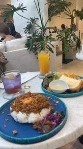 アンドティーカフェ 表参道