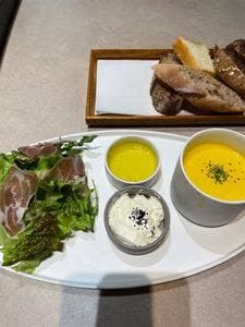 POINT ET LIGNE 神田スクエア店