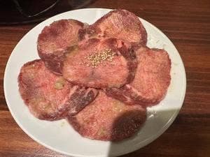 肉処 肉屋敷
