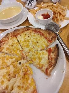 ガスト 池田駅前店