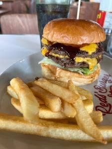 REDS’ BURGER DINER