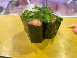 牡蠣とワイン立喰い すしまる