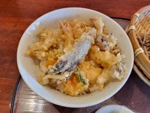 とるくや