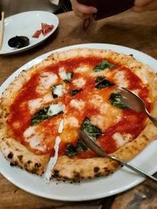 ピッツァ サルヴァトーレ クオモ & バール 新宿