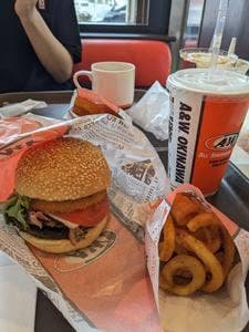 A&W 名桜店