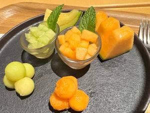 cafe&bar つきの