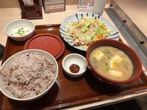 やよい軒 西新宿店