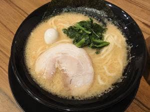 横浜家系ラーメン 春吉家 天神三丁目店