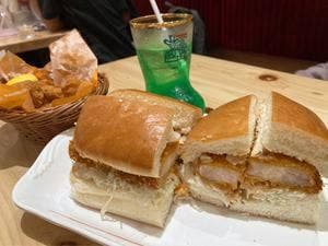 コメダ珈琲店 梅田HEP通店