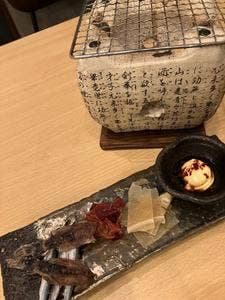 かど食堂 炭の上の向う側