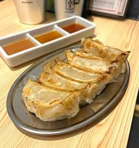 餃子のかっちゃん 神戸三宮店