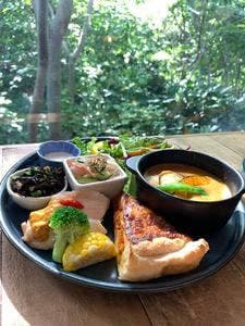 葉っぱのきもち 森のカフェ