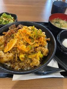 伝説のすた丼屋 川中島店