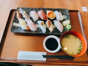 市場食堂 まぐろとかめ