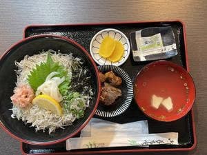 幸せの海鮮丼 つのしま海鮮食堂
