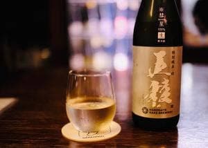 北海道のワインと日本酒の酒場 函館魚販
